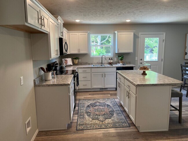 Building Photo - Beautiful 3 Bedroom Home in Republic, MO