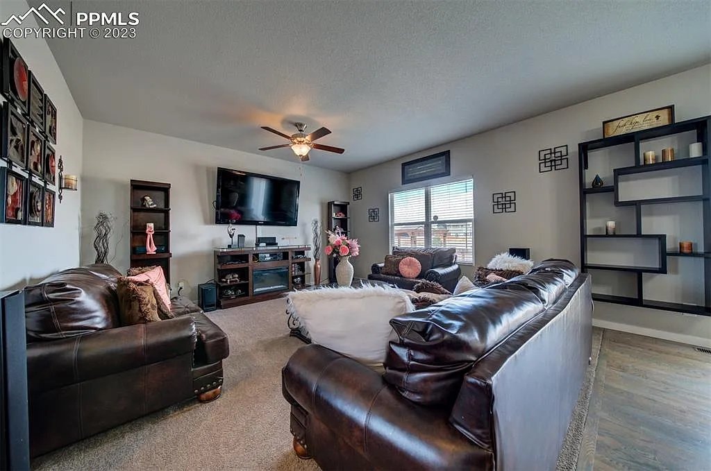 Building Photo - 9736 Wando Dr
