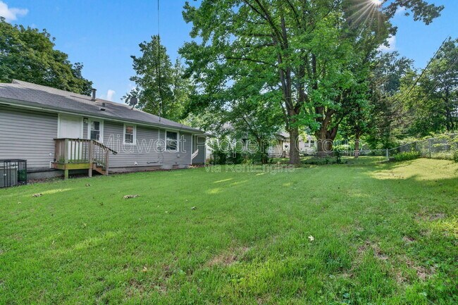 Building Photo - 1427 Attica Dr