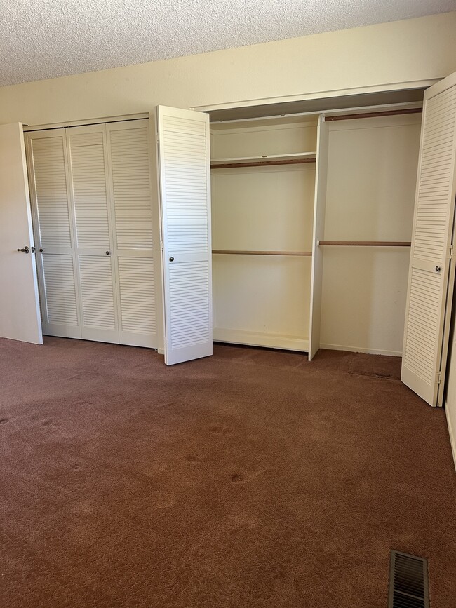 Building Photo - 175 Oak Island Dr