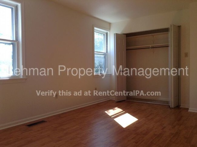Building Photo - 836 Allenview Dr