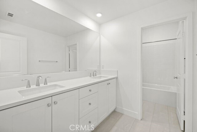 Building Photo - 430 Lobata