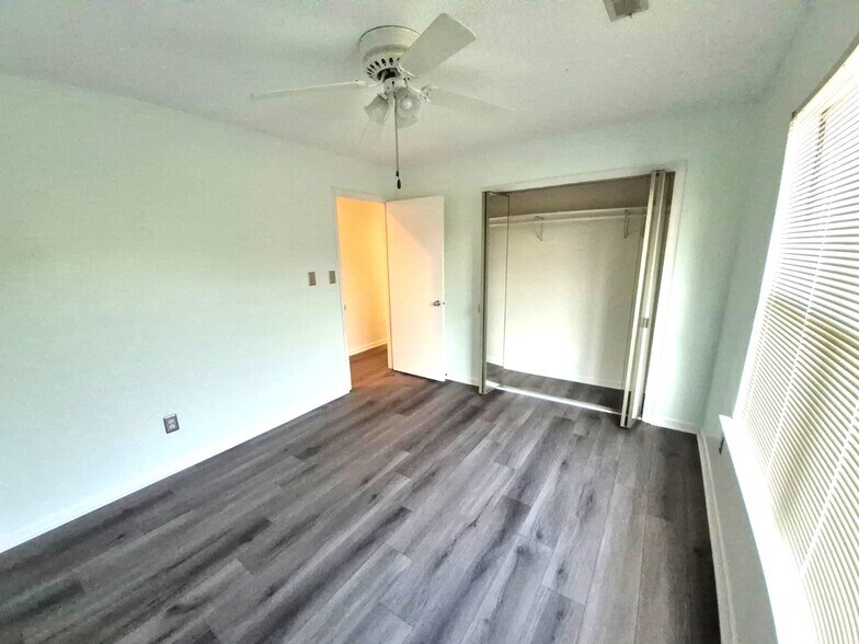 Building Photo - 12762 Saint James Pl