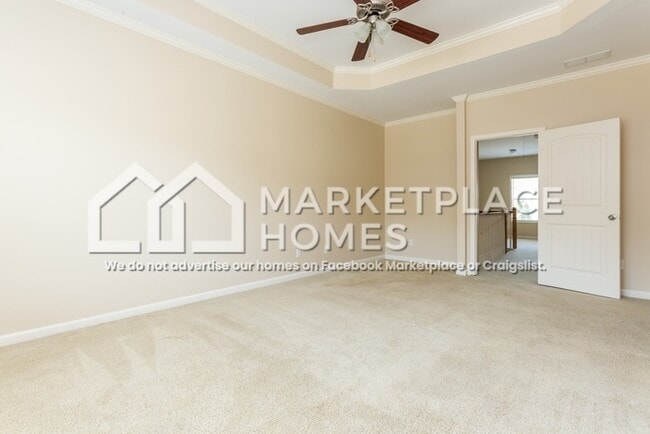 Building Photo - 113 Trailside Way