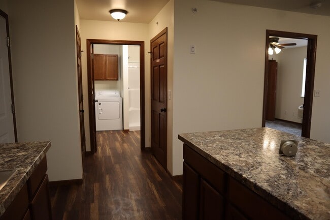 Building Photo - 106 Gardens Ct