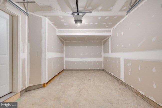 Building Photo - 115 Tuxford Rd