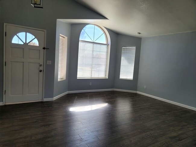 Building Photo - Nice Single Story Home Close to the Entrance of EAFB