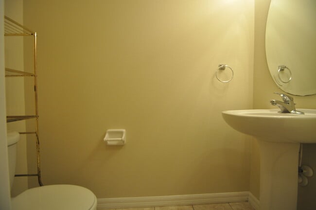 Building Photo - LAKE MARY: 3/2.5 Townhome in Feathers Edge