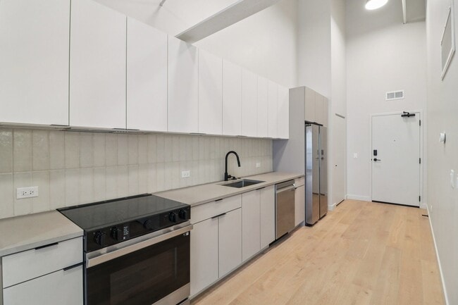 Building Photo - 1706 Sherman Ave