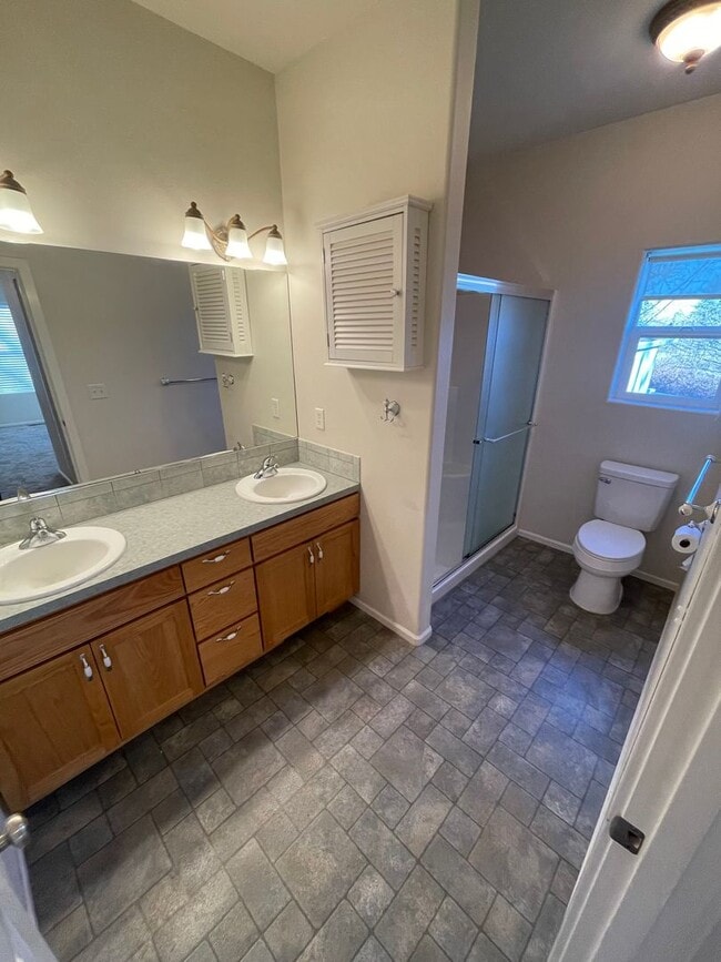 Building Photo - 3 Bedroom Home in North Albany!