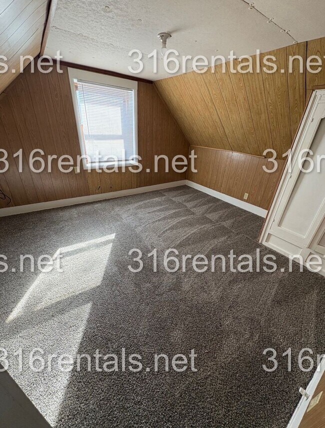 Building Photo - $950 - 3 bed 1 bath - Single Family Home