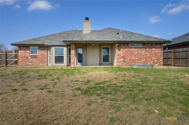 Building Photo - 3802 Lone Oak Dr