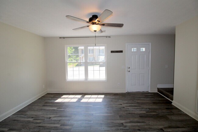 Building Photo - 2 bedroom 2.5 bathroom townhome for rent! ...