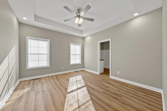 Building Photo - 2613 Cedrus Ave