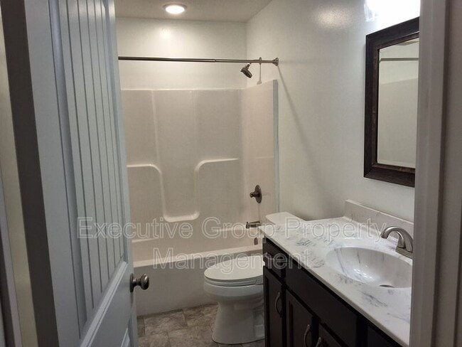 Building Photo - 113 Alcott Ct