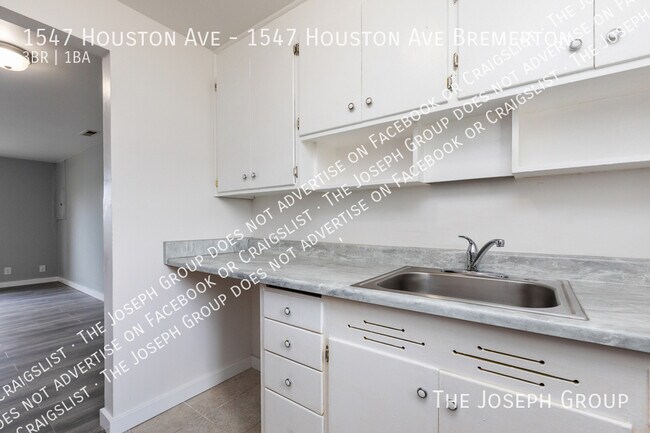 Building Photo - 1547 Houston Ave