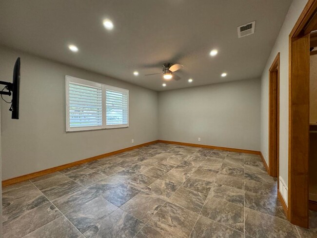 Building Photo - Remodeled 3/2 in Brookwood