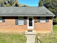 Building Photo - 701 Commander Dr