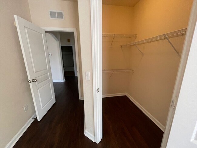 Building Photo - Gardens of Bridgehampton - 2 Bed - 2 bath ...
