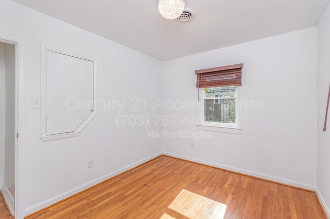 Building Photo - 1700 14th St S