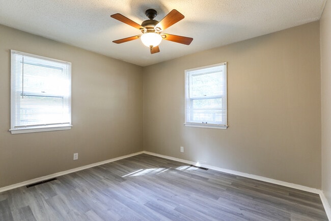 Building Photo - 2520 S Crescent Ave