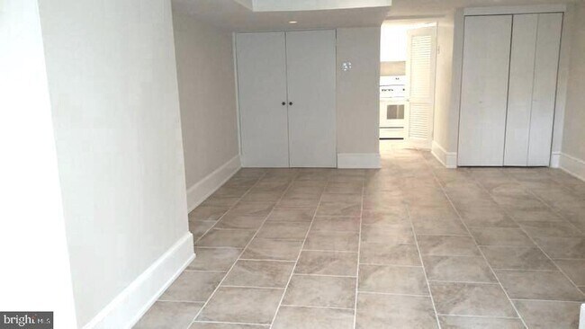 Building Photo - 1122 Rodman St