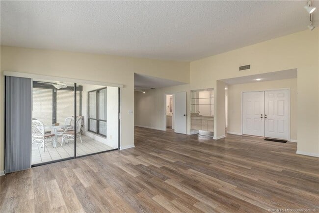 Building Photo - 2621 SW Egret Pond Cir