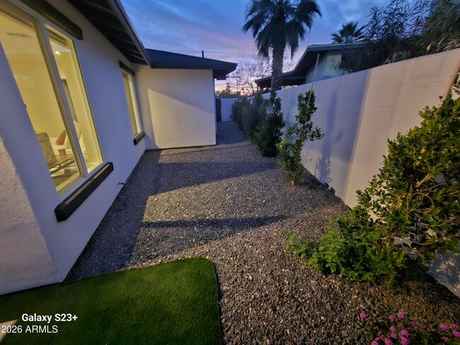 Building Photo - 2817 N 71st Pl