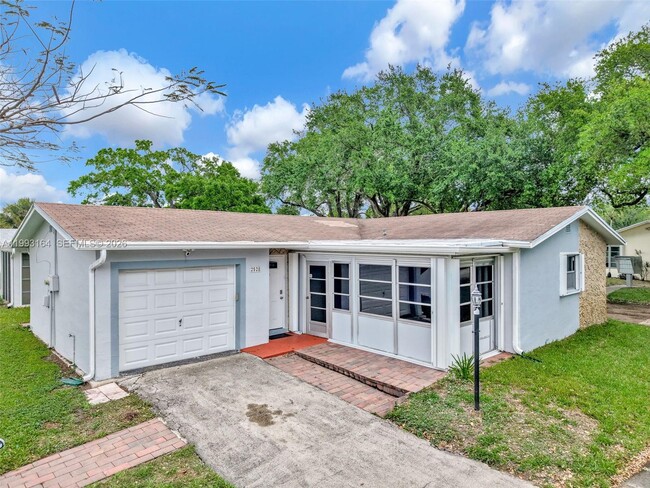 Building Photo - 2528 SW Natura Blvd