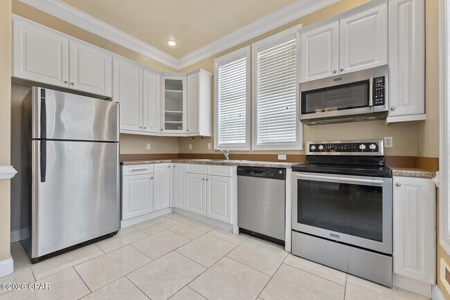 Building Photo - 100 Downing St