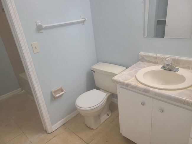 Building Photo - 2 bedroom 1.5 Bath Eatonville Duplex