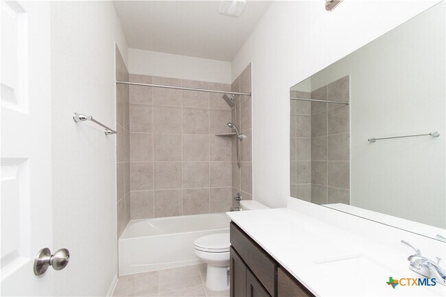 Building Photo - 6808 Verona Pl