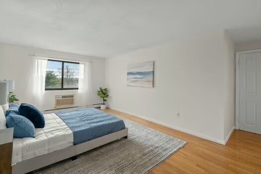 Building Photo - 32 Whites Ave