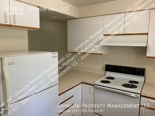 Building Photo - 4986 W Station Ln