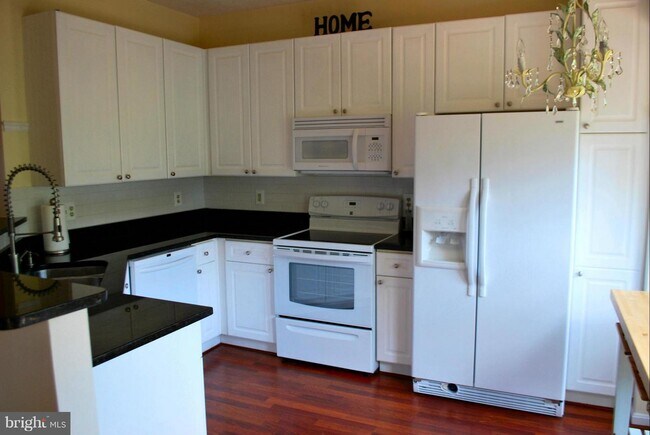 Building Photo - 44118 Tippecanoe Terrace