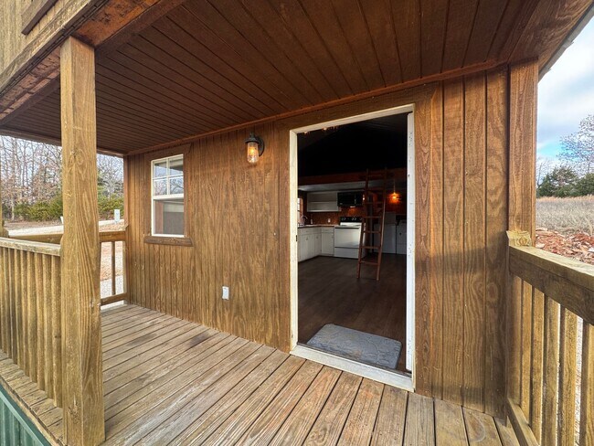 Building Photo - Half Off 1st Month's Rent ! Cozy Tiny Home In Waynesville, MO!