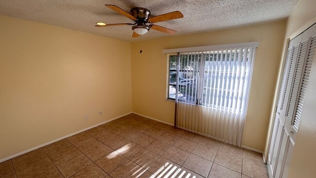 Building Photo - Unfurnished Annual Rental Available Now.