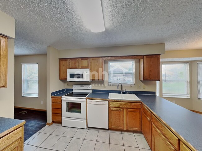 Building Photo - 7908 Windrift Pl