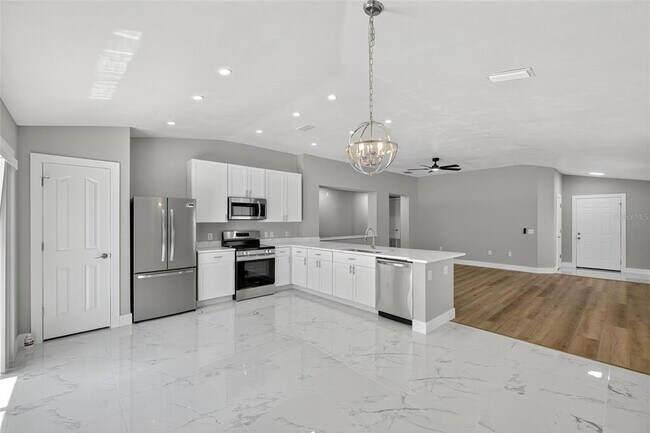 Building Photo - 10610 Boyette Creek Blvd