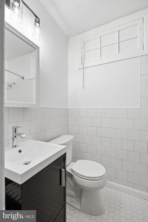 Building Photo - 4026 9th St NE