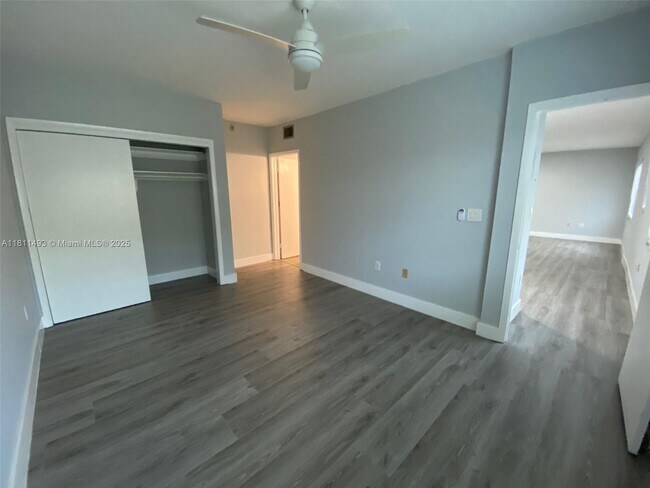 Building Photo - 1360 Collins Ave