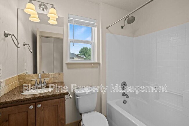 Building Photo - 909 N 31st St