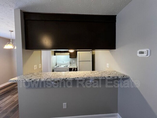 Building Photo - 1433 Ireland Dr
