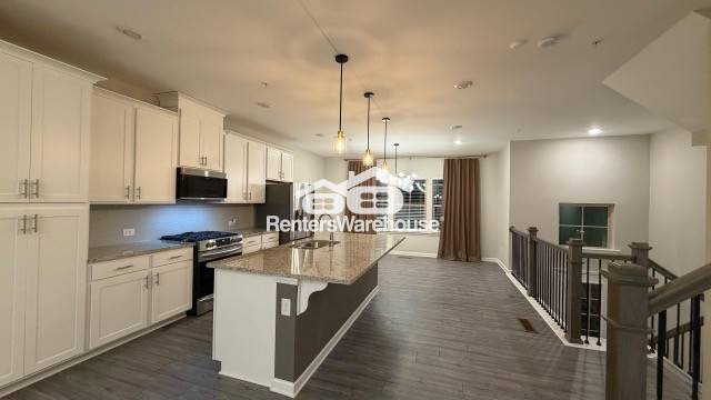 Building Photo - 328 Commons Ave