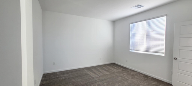Building Photo - 9500 Sequoia Rdg Ave