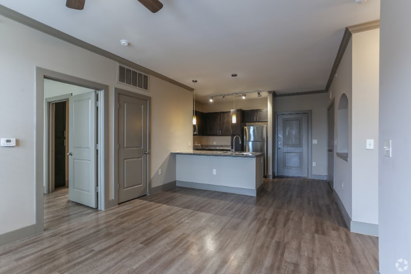 Building Photo - 6520 Jamail Dr
