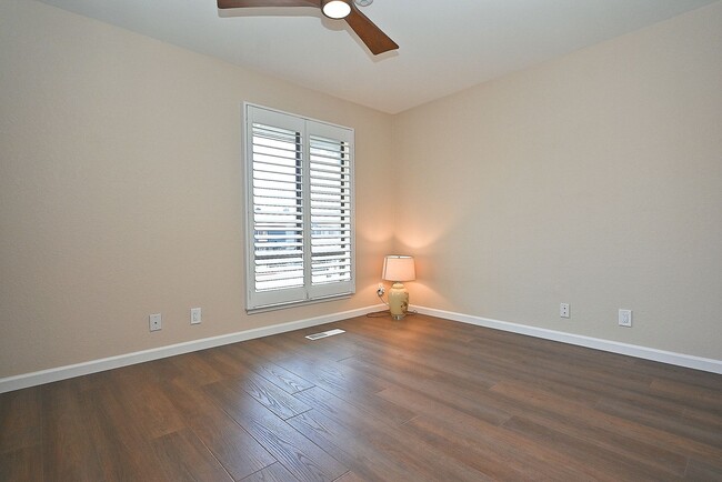 Building Photo - $3190 -- Beautifully Remodeled Townhome in...