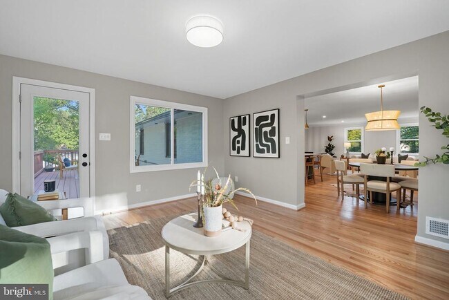 Building Photo - 4512 Sleaford Rd