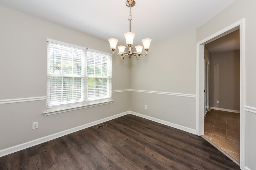 Building Photo - 1594 Laurel Ledge Dr