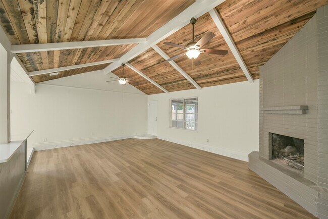 Building Photo - 23122 Whispering Willow Dr